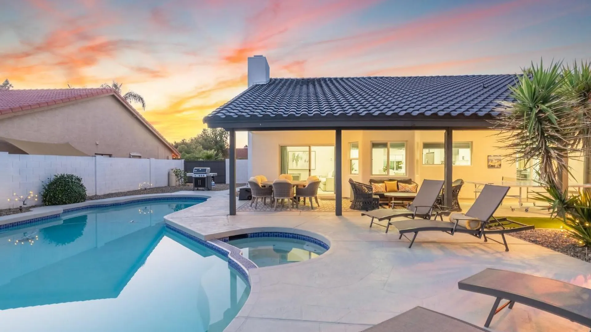 Modern Escape With Pool Ping Pong & Putting Green Phoenix Ferienhaus