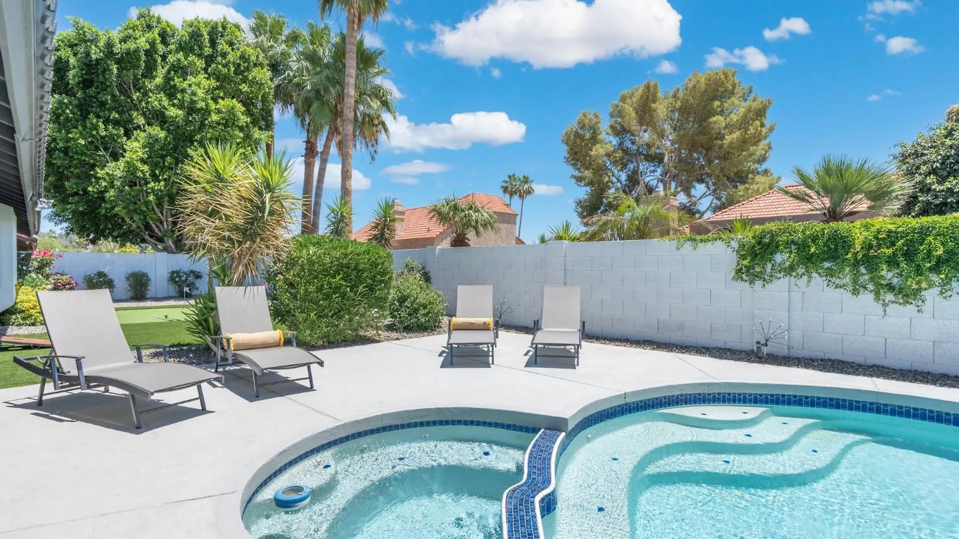Modern Escape With Pool Ping Pong & Putting Green Phoenix Ferienhaus